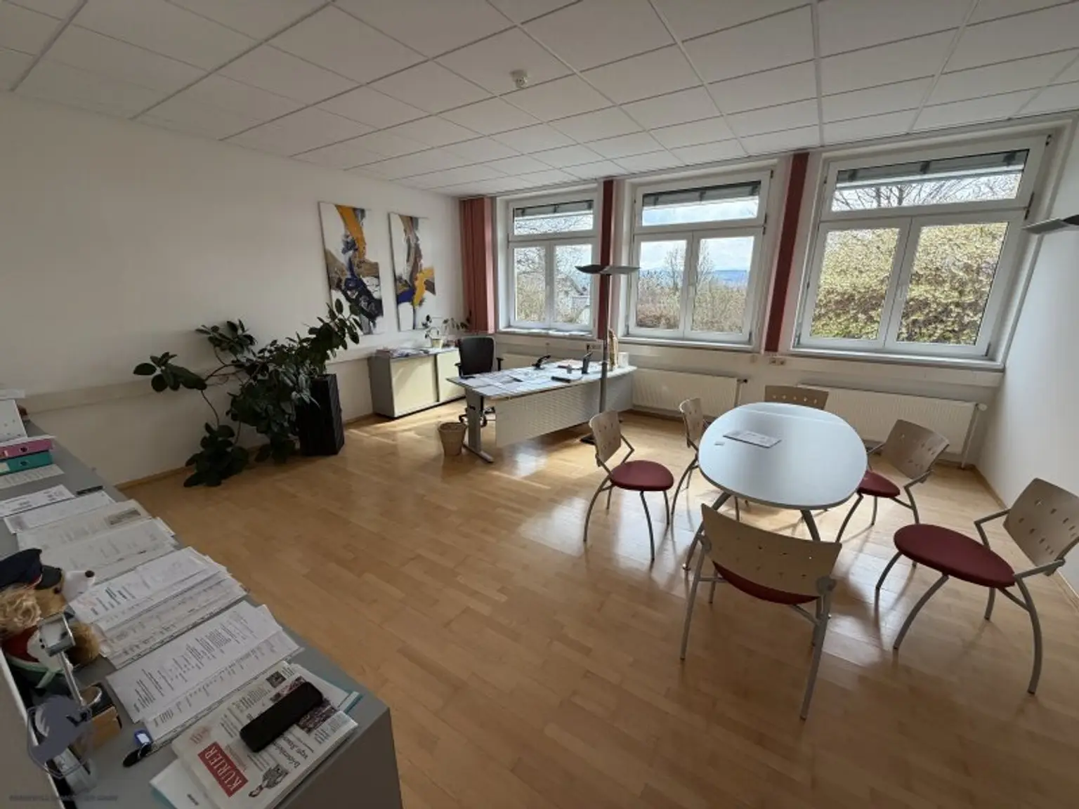 Bürogebäude nahe Haubiversum – Arbeiten mit Ötscherblick