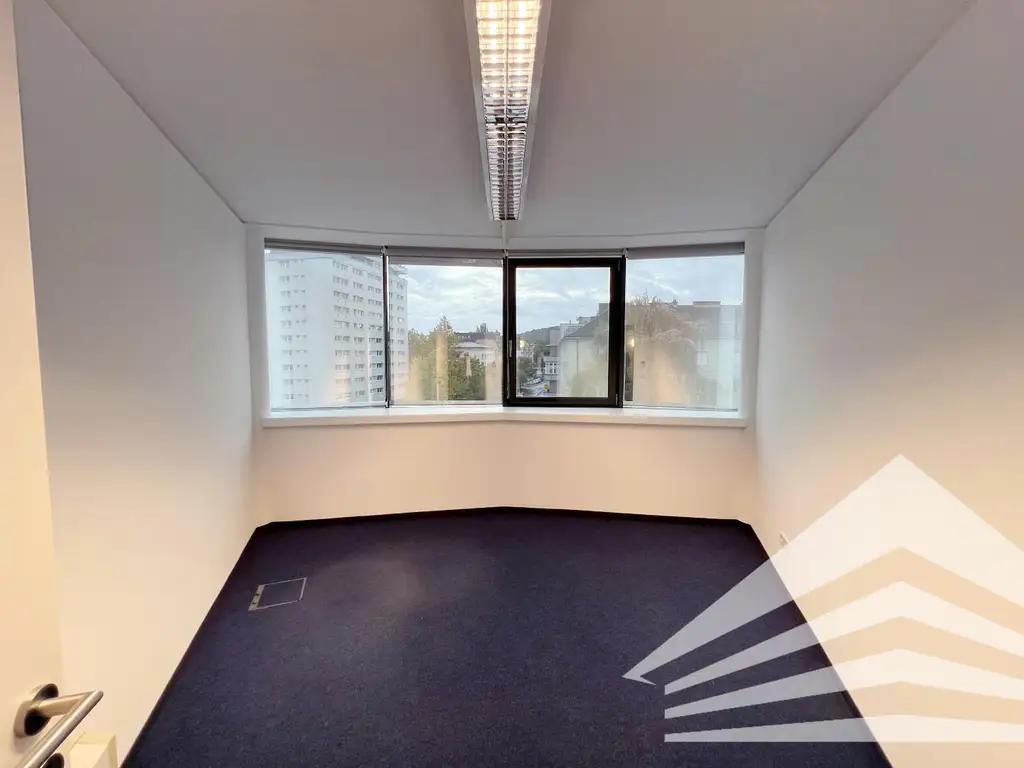 Helles Büro im Business Corner Urfahr zu vermieten!