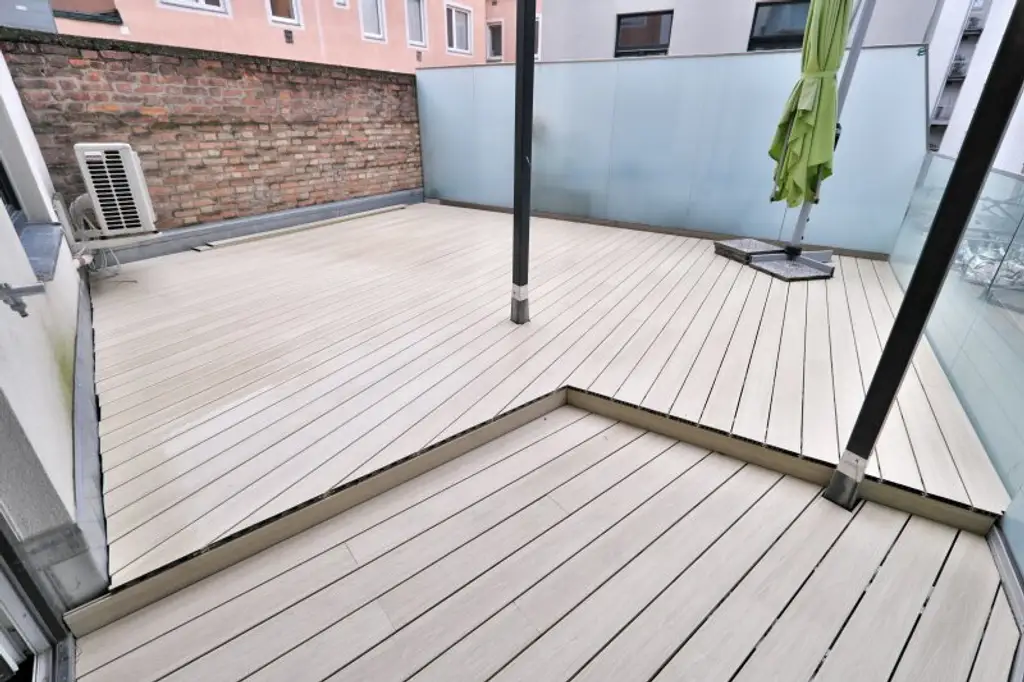 SIEBENBRUNNENPLATZ: Wohnküche + 2 Zimmer + 32 m² Terrasse (neben neuer U2-Station Reinprechtsdorfer Straße)