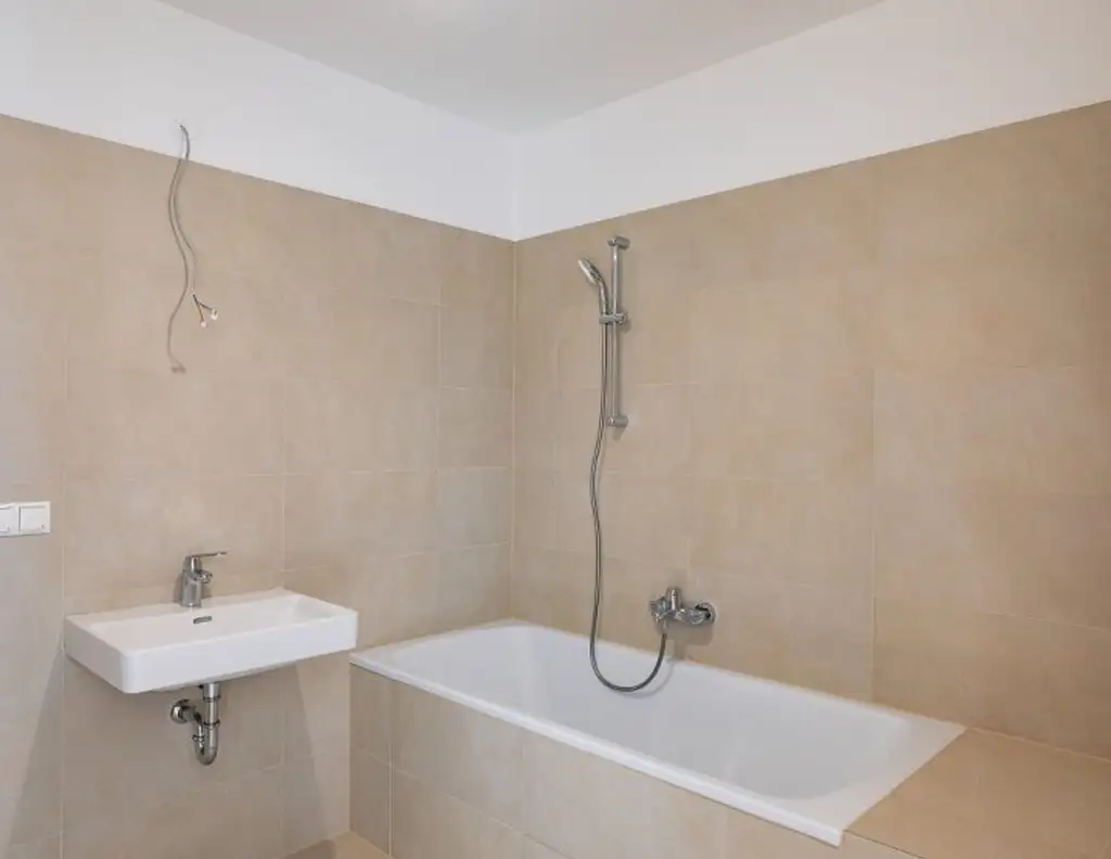 Stadtnahes Wohnglück: Investieren Sie in zeitgemäße Neubauten am Stadtrand