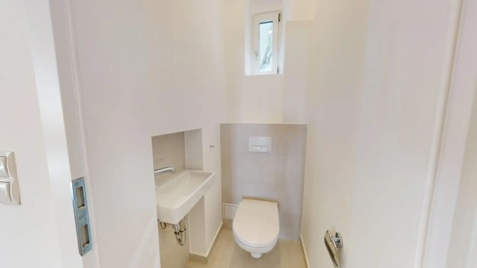 2 -Zimmer-Altbauwohnung - Sanierungsbedürftig