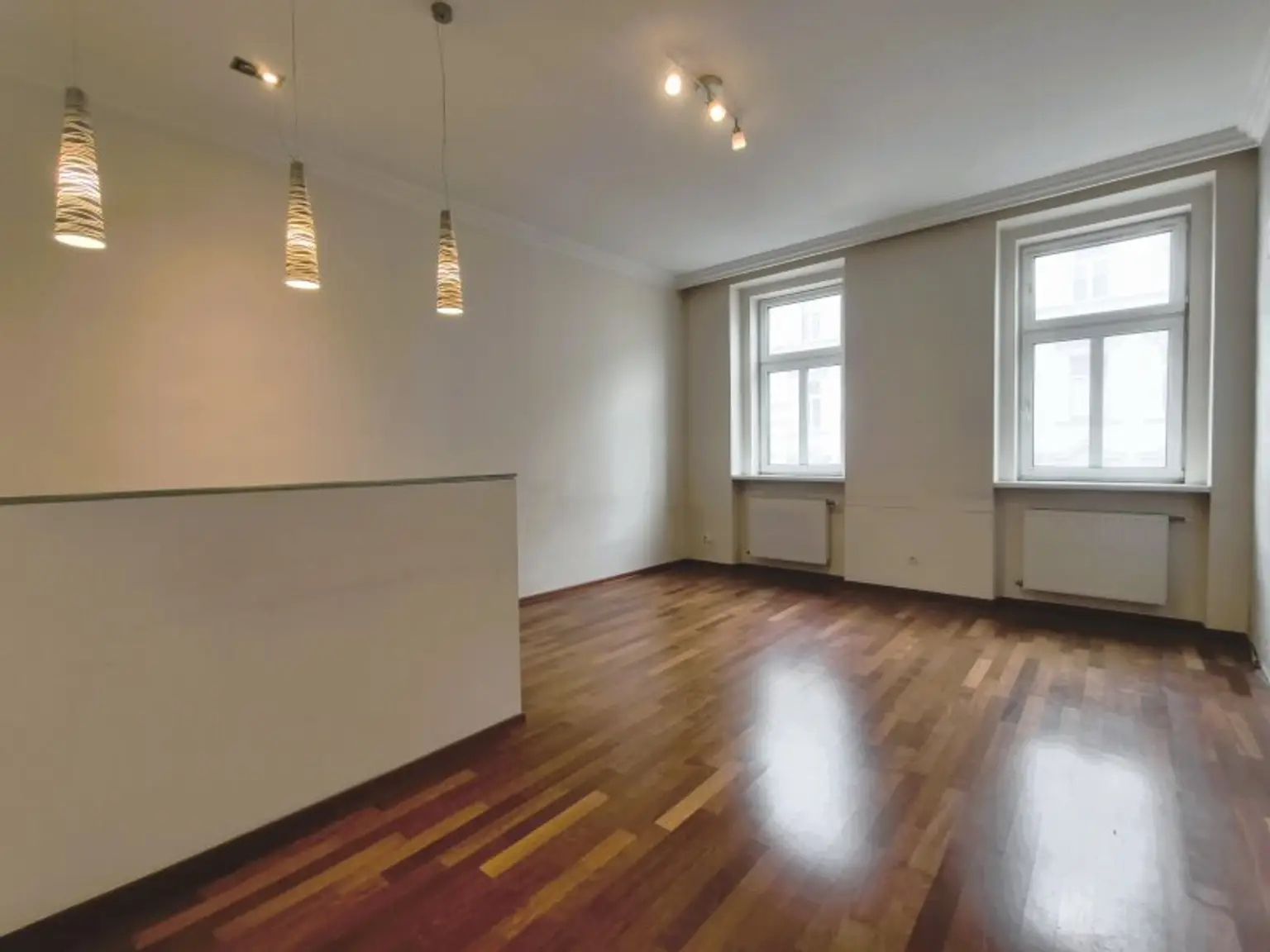 Geräumige 2 Zimmer im stilvollen Altbau - Zentrale Lage Pilgramgasse, 1050 Wien - U4 Fußläufig