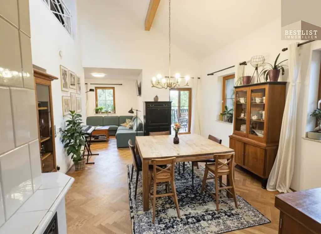 Aigen: Traumhaus mit Garten & Solaranlage