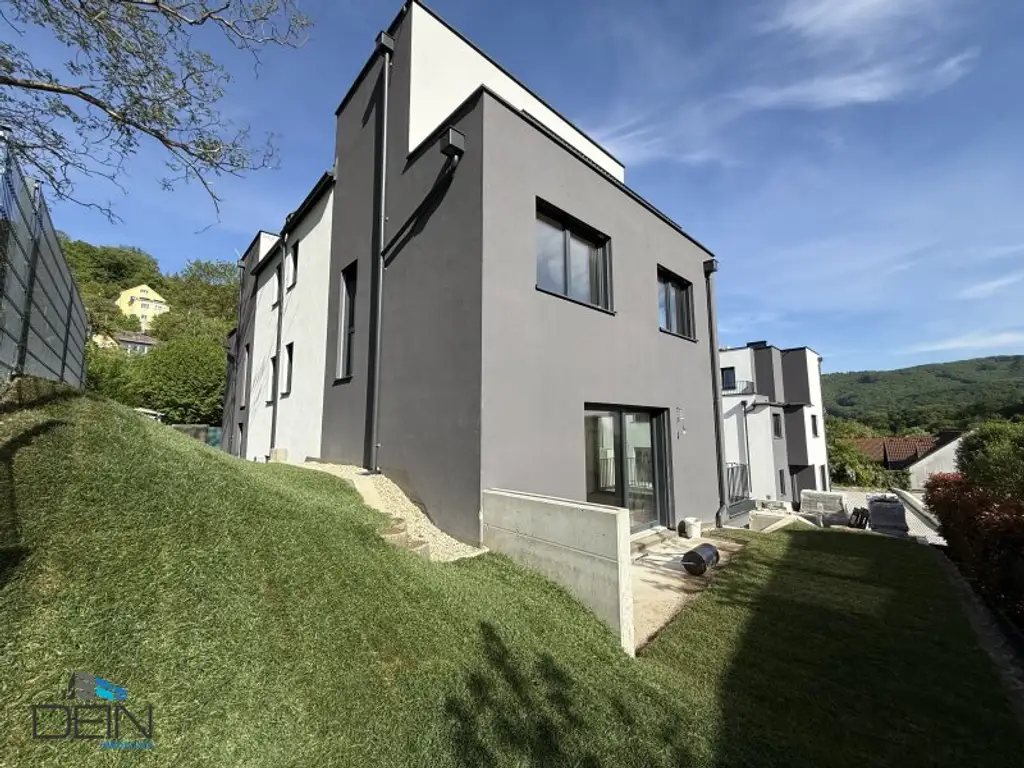 PREISREDUKTION! EXKLUSIVE 4-5 ZIMMER DOPPELHAUSHÄLFTEN MIT FREIFLÄCHEN IN GRÜNRUHELAGE!