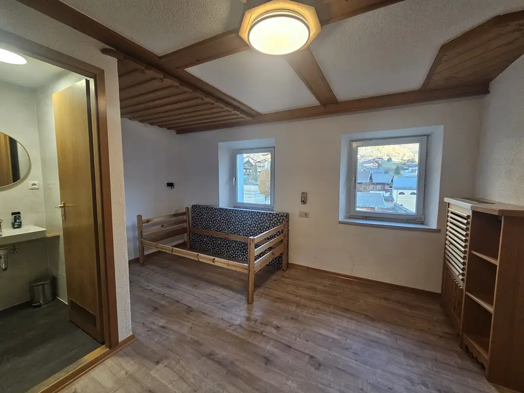 MIETE -  Helle 2 Zimmerwohnung mit Balkon inkl. Betriebskosten - in Virgen