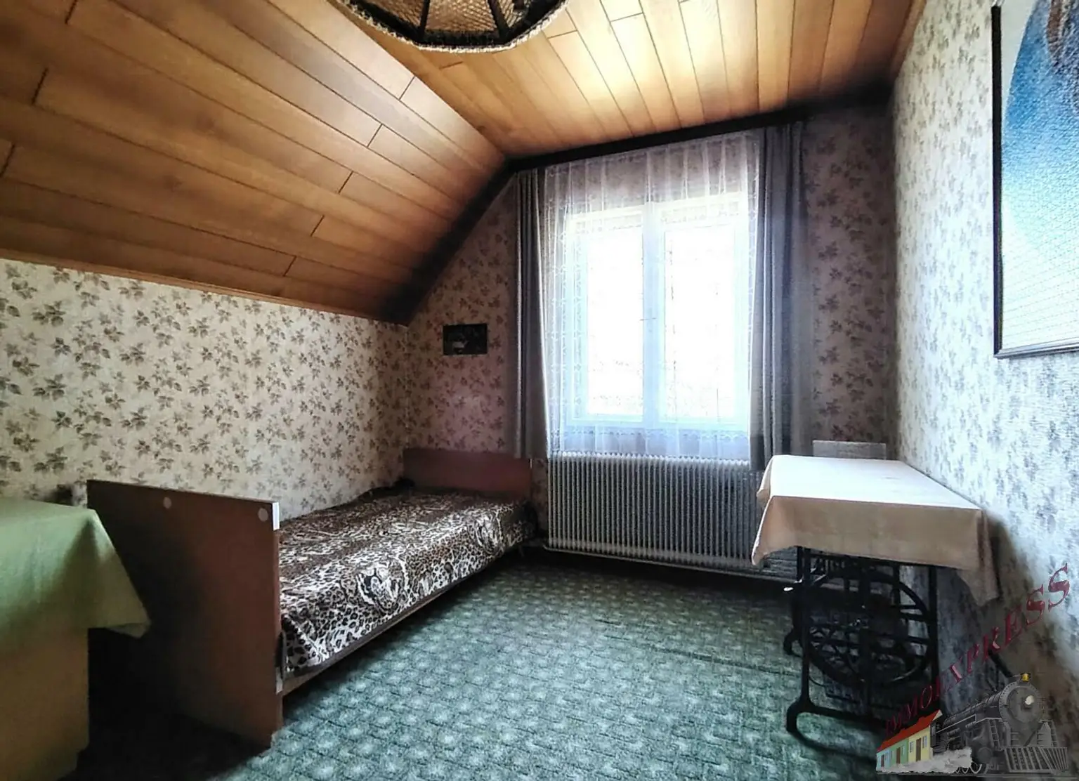 Einfamilienhaus mit großem Grundstück (2 Parzellen) wartet auf Sie!
