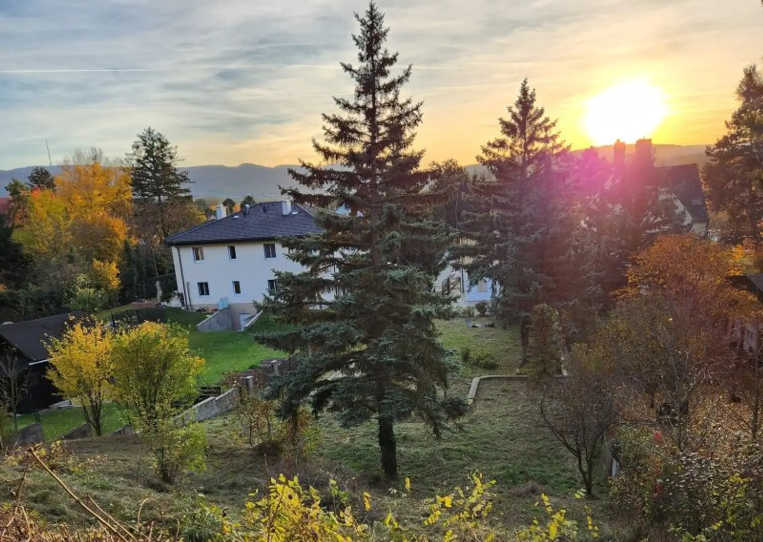 Renovierungsbedürftiges Einfamilienhaus auf 2.391 m² Eigengrund