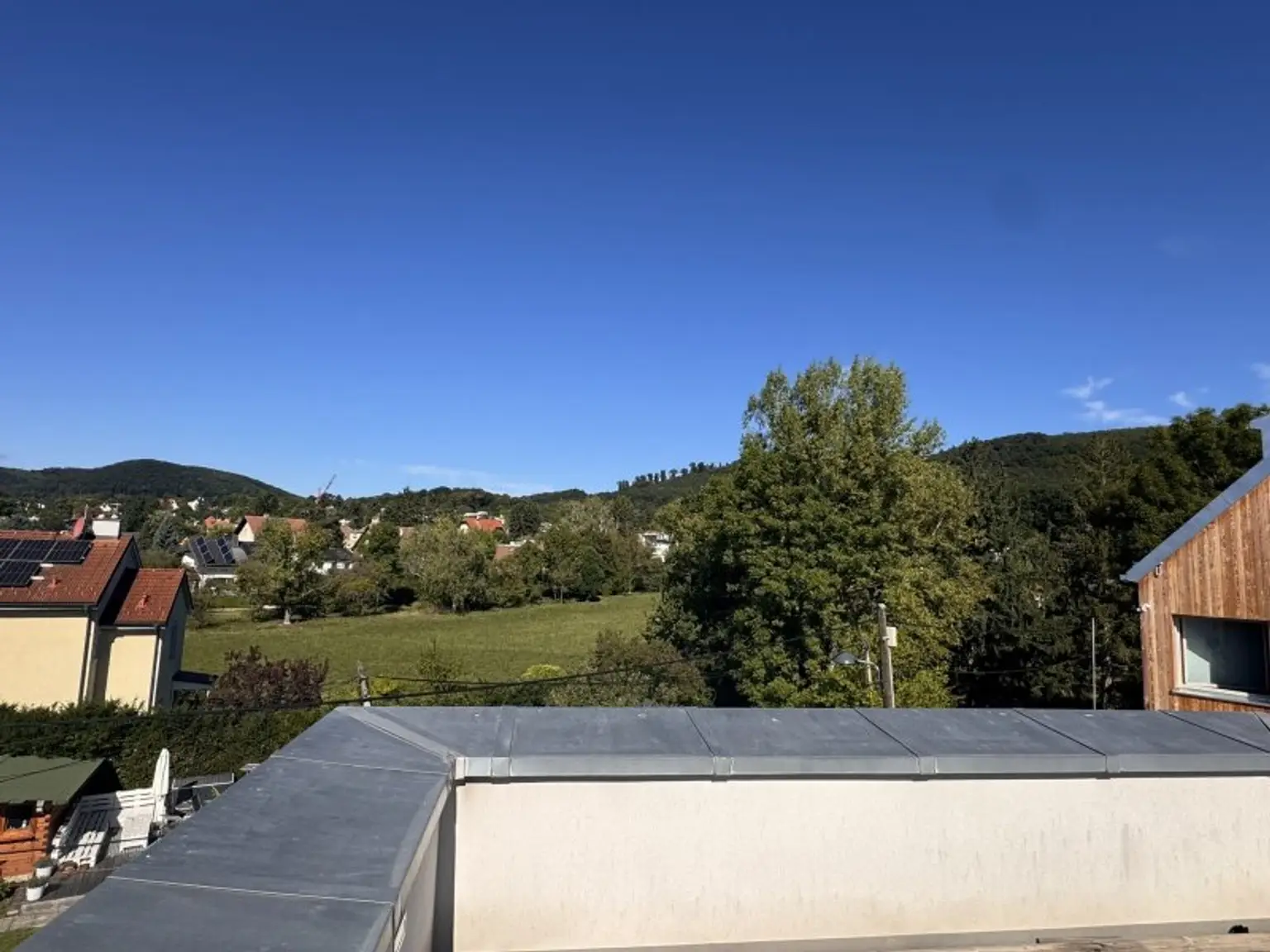 WUNDERSCHÖNER FAMILIENSITZ IN ABSOLUTER GRÜNRUHELAGE