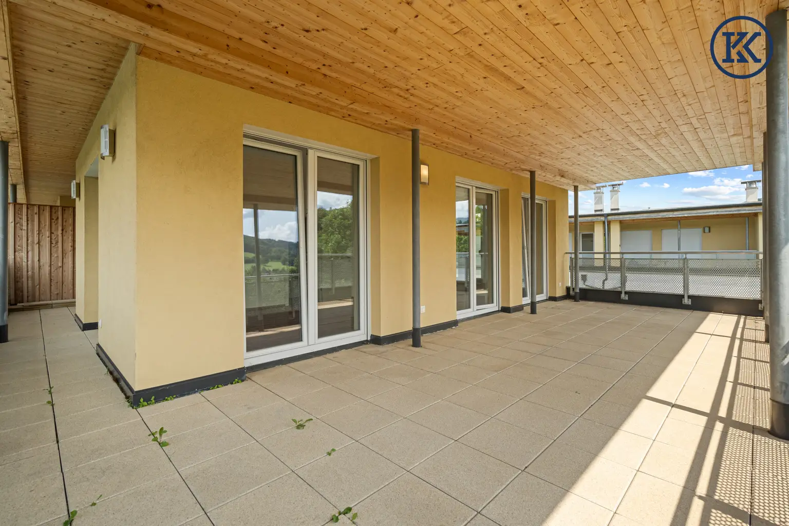 Zuhause im Grünen – Lichtdurchflutete Wohnung mit Dachterrasse & Gartenoase