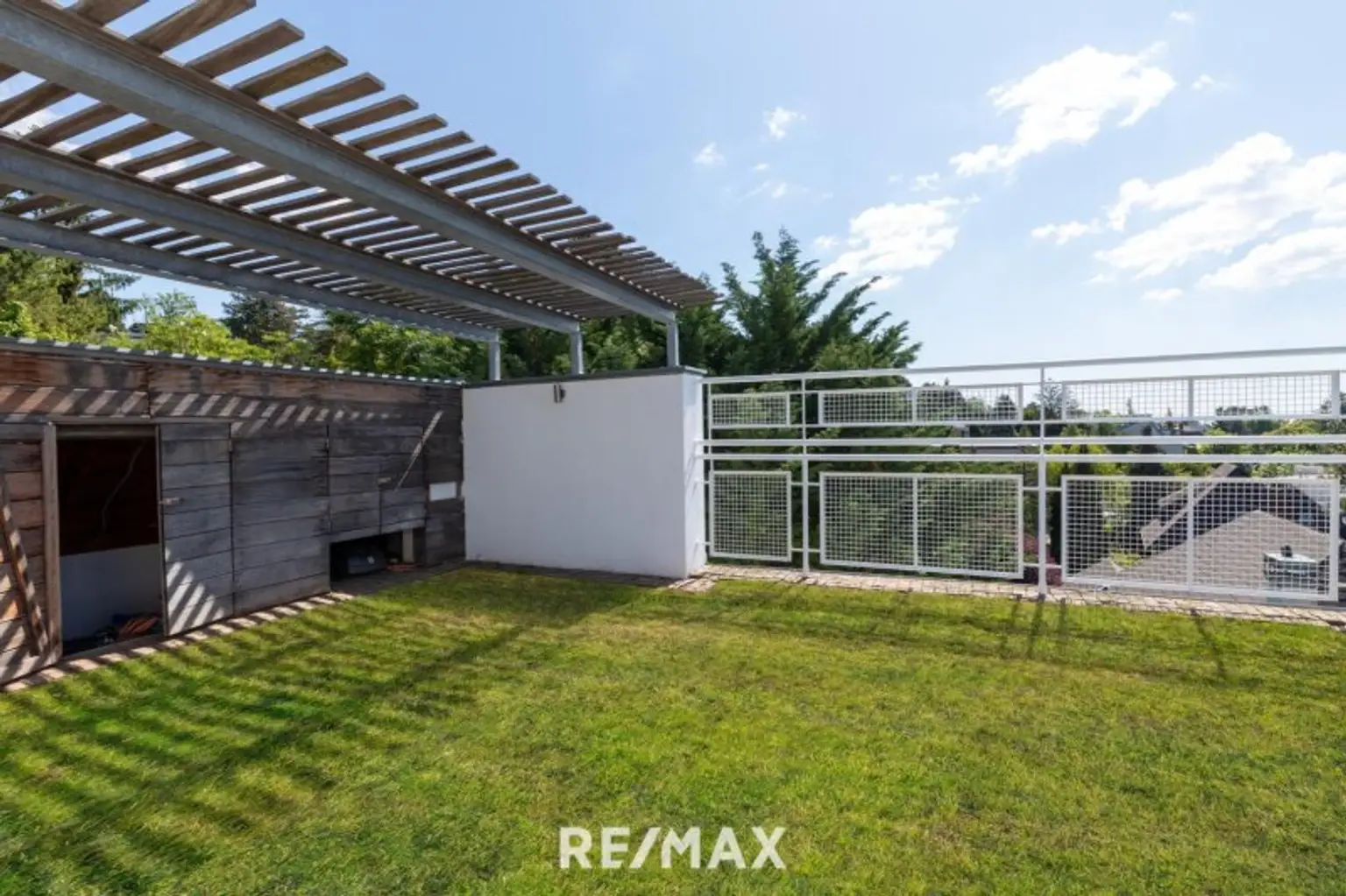 SCHAFBERG | PENTHOUSE | TERRASSEN UND DACHGARTEN | POOL | FERNBLICK