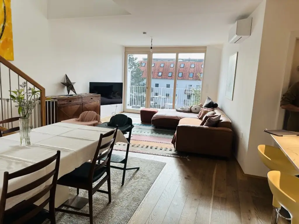 Traumwohnung mit uneinsehbarer Dachterrasse, E-Ladestation und Topausstattung