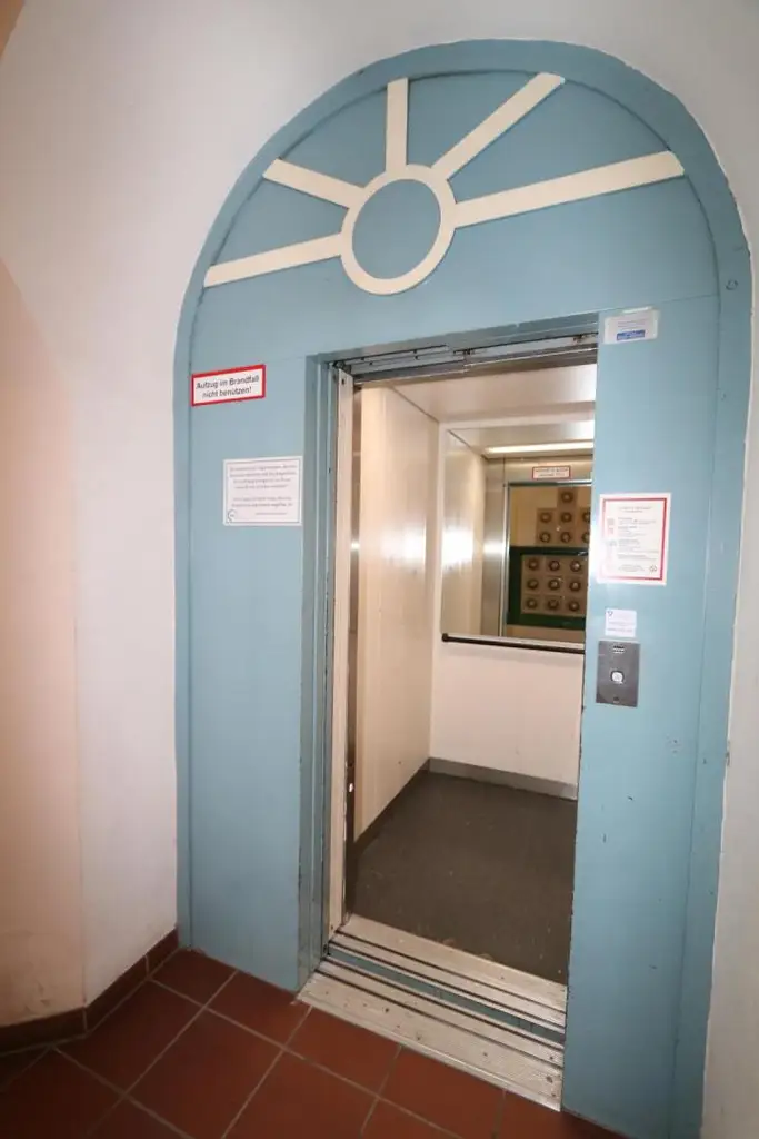 Wohnen im Schloss - 4 Zi. Wohnung mit historischem Flair in ansprechender Lage!