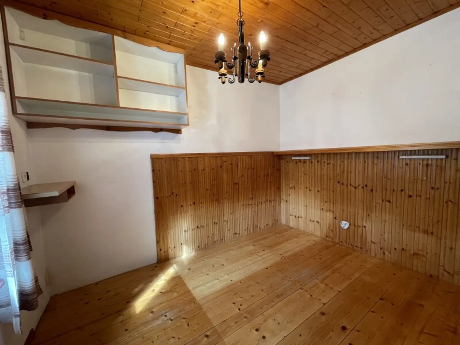 Kleines Landhaus mit Gewölbekeller in bester Ruhelage im Weinviertel