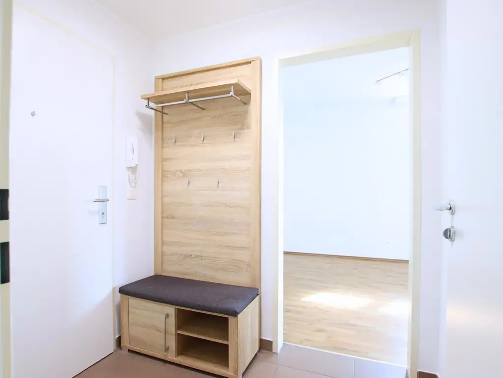 WIE NEU! Moderne 2 Zimmer Wohnung mit Loggia in Top Lage!