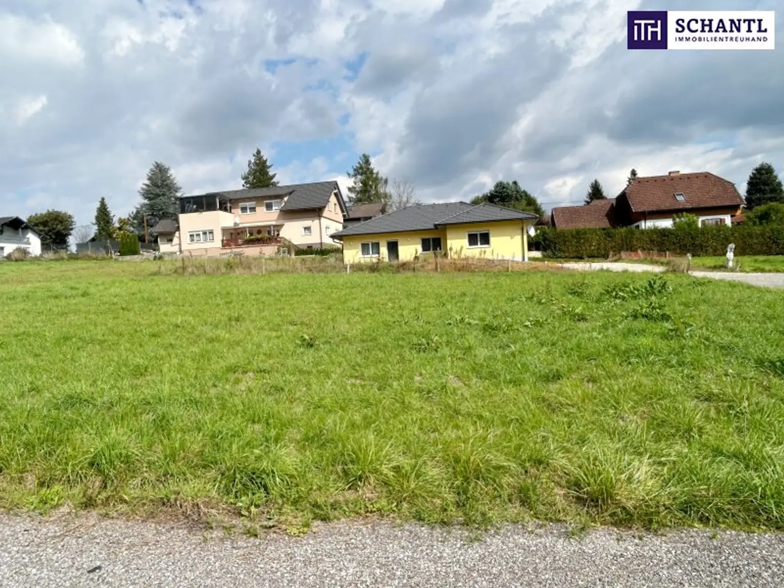 TRAUMHAFTES Grundstück für Ihr EINFAMILIENHAUS! TOP Anbindung! VOLLERSCHLOSSENES und FLACHES BAUGRUNDSTÜCK!