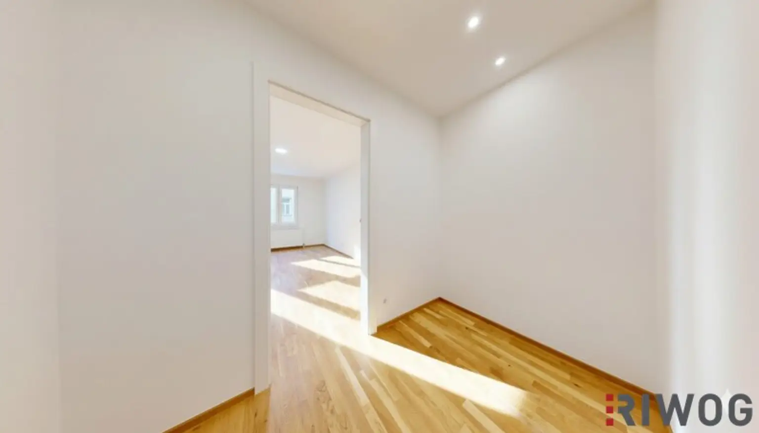 ERSTBEZUG nach Sanierung I Großzügige 2 Zimmer Wohnung mit geräumiger Küche und begehbaren Kleiderschrank I Augartennähe I Tischler Einbauküche inkl. Siemensgeräte I Gratis Miele Waschtrockner bei Kauf bis 31.12.25