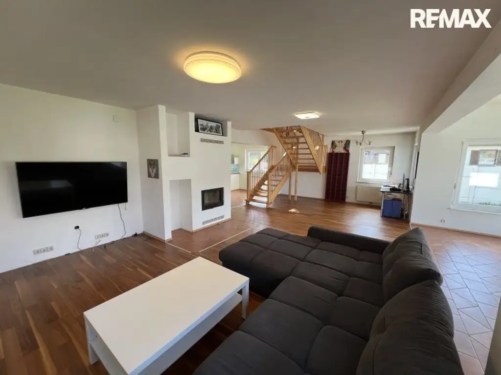 Großzügiges Einfamilienhaus mit Garten, Terrasse & Garage in Ebenfurth, 4 Zimmer, 195m²