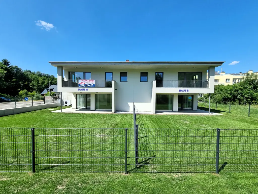 NEUBAU - DOPPELHAUSHÄLFTE IN SONNIGER LAGE