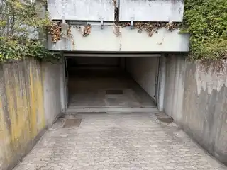 Tiefgarageneinfahrt