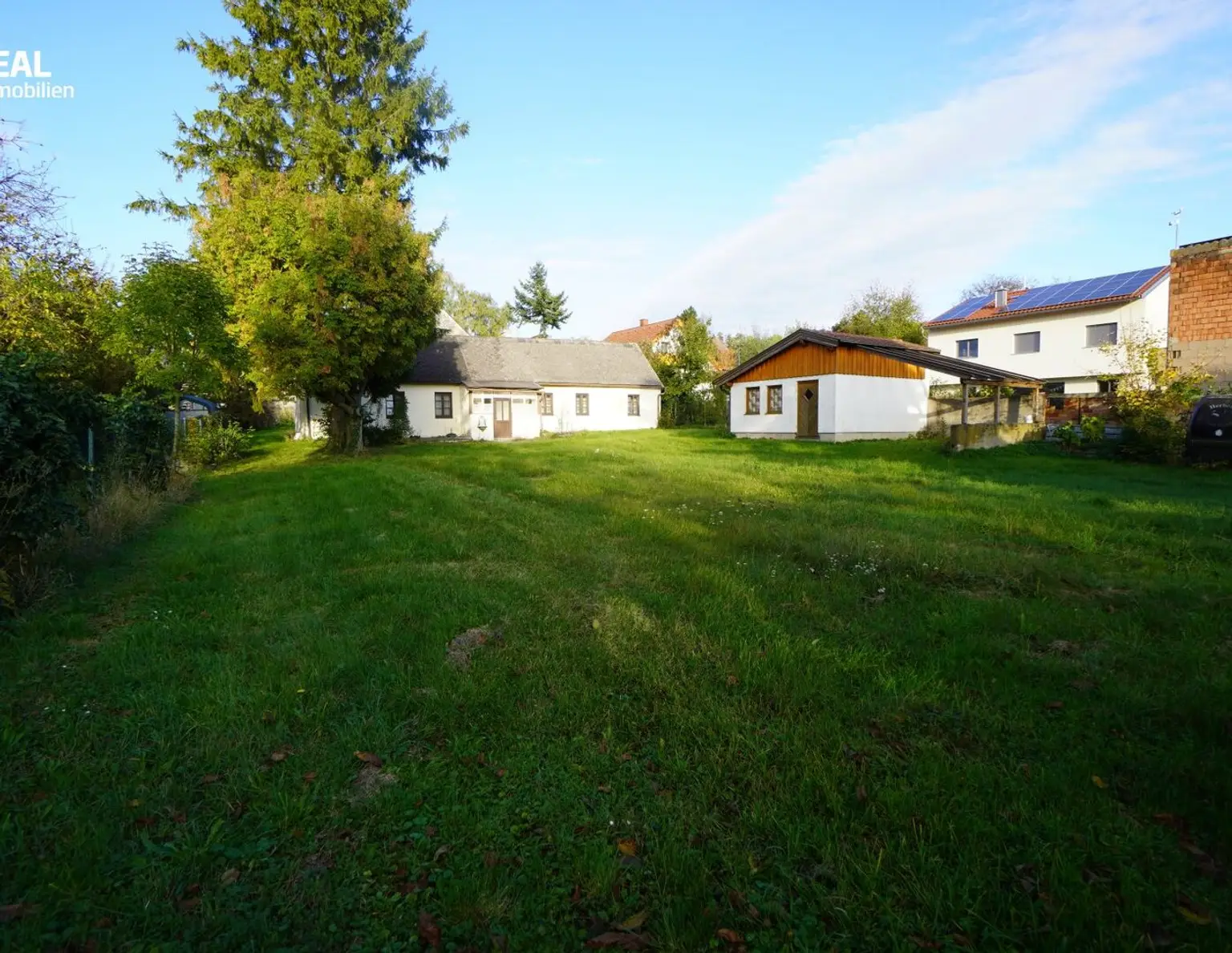 RARITÄT!! GELDANLAGE OHNE BAUZWANG IN WÜRNITZ!! IHR TRAUMGRUNDSTÜCK IN BESTLAGE WARTET AUF SIE!! AUCH FÜR BAUTRÄGER GEEIGNET, DA BIS ZU 4 WOHNEINHEITEN MÖGLICH!!