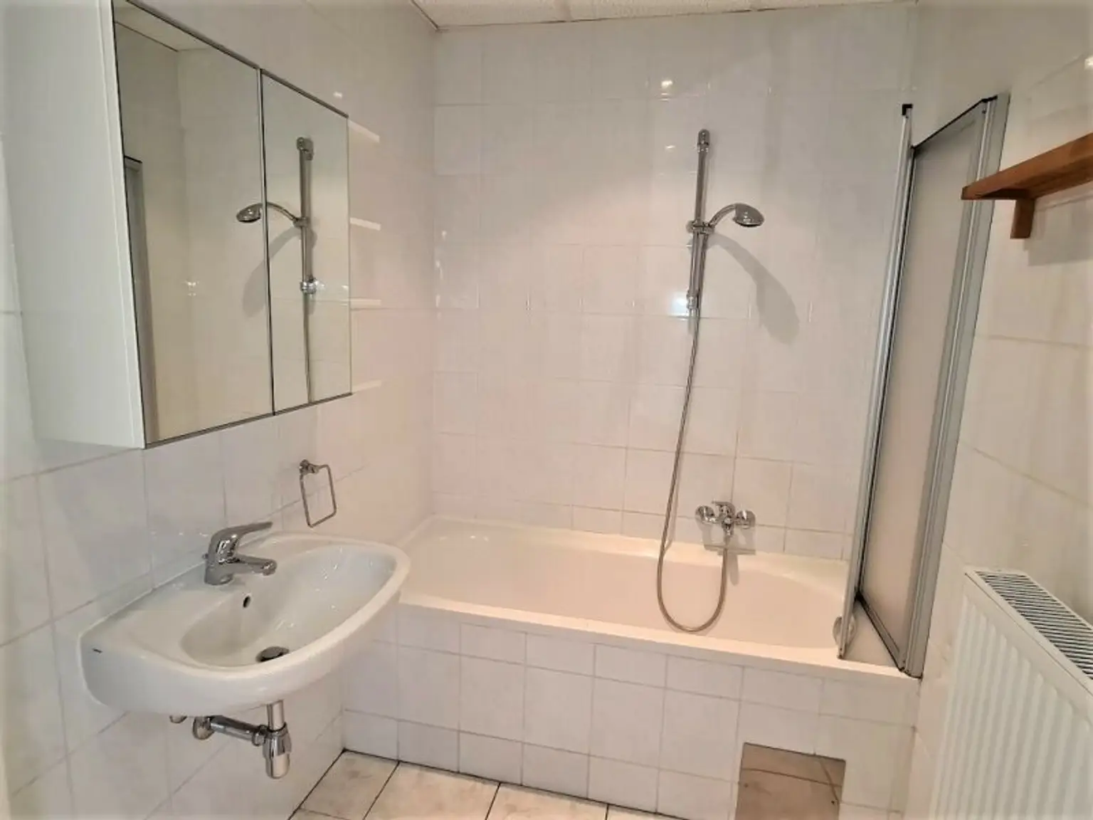 DACHGESCHOSS, AUGARTEN-NÄHE, 87 m² Maisonette mit 10 m2 Terrasse, Wohnküche, 2 Zimmer, Galerie, 2 Bäder, Rembrandtstraße