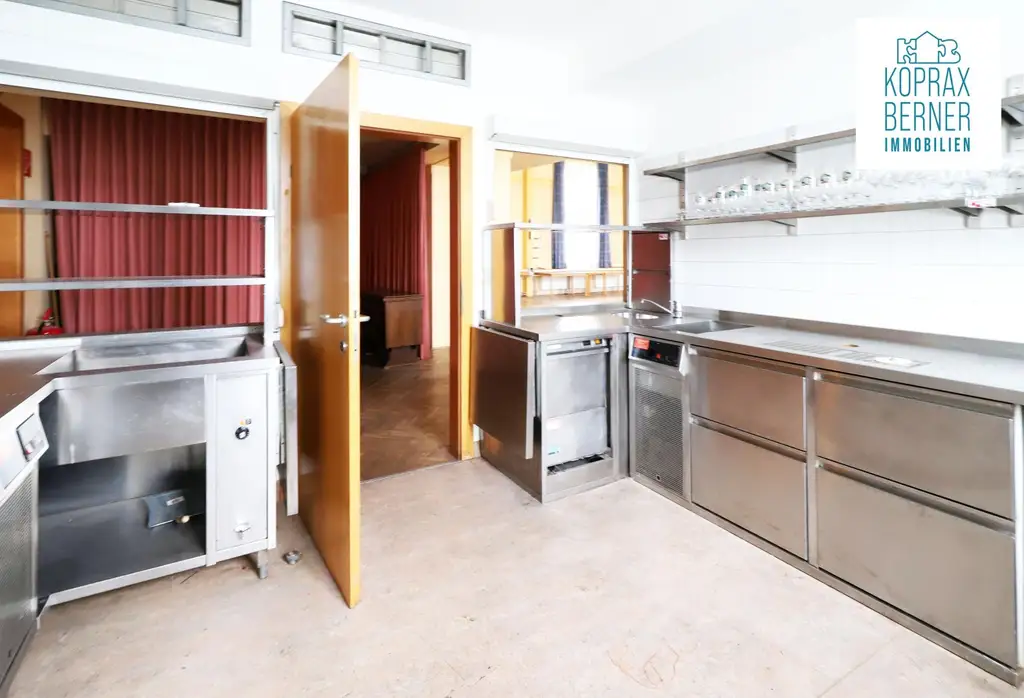 Festsaal mit Gastroküche