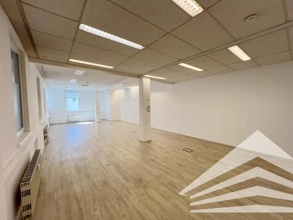 Ausbildungsräume und Büroräumlichkeiten auf 540 m² nähe Industriezeile!