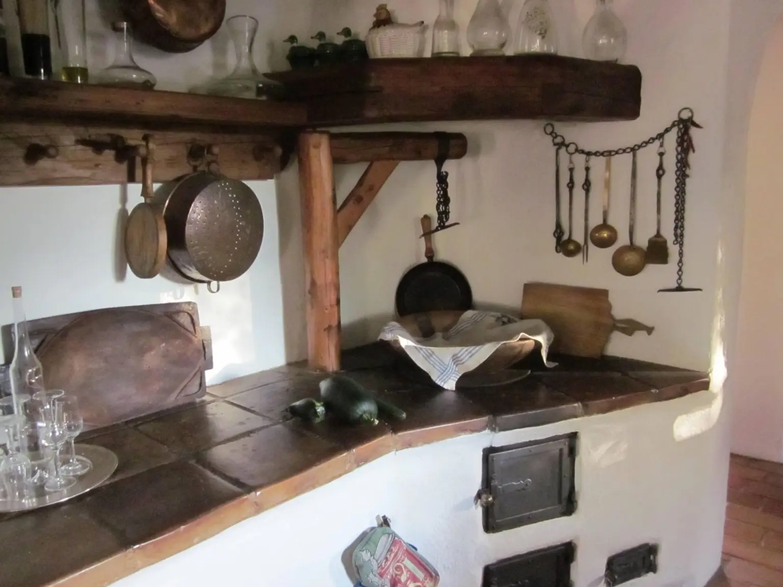 Ferienhaus - Liebhaberobjekt - Landhaus mit Hallenbad in wunderbarer Lage