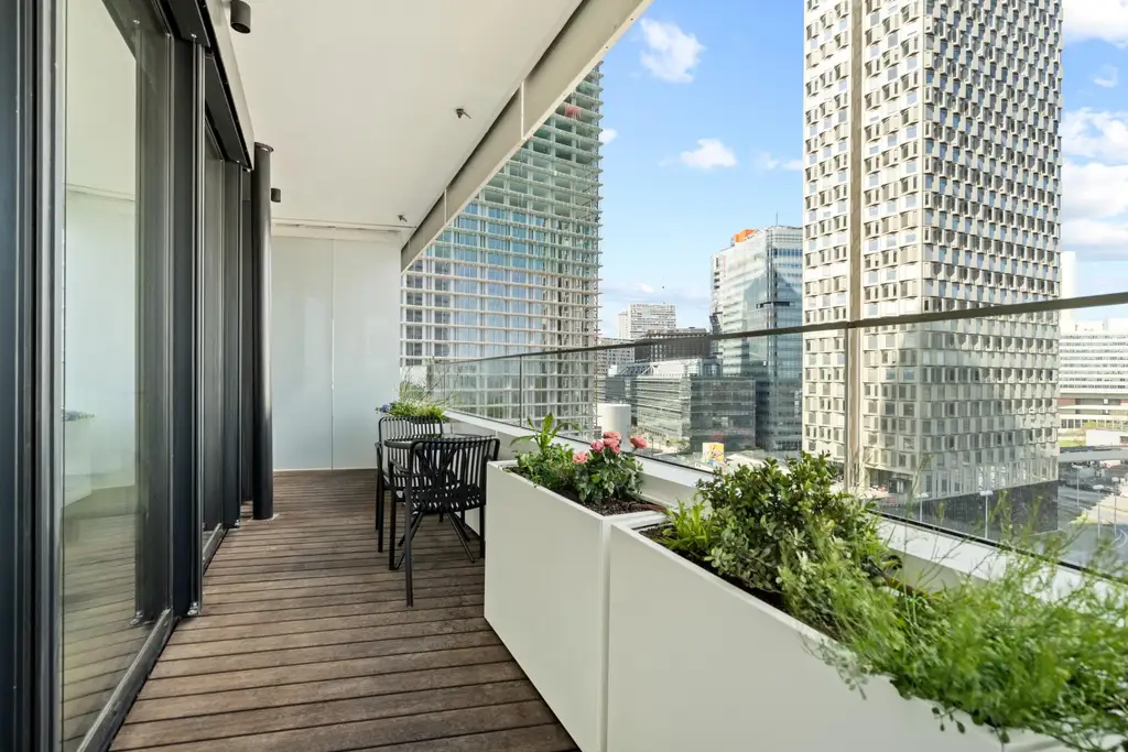 "Vollmöbliert Danube Flat"