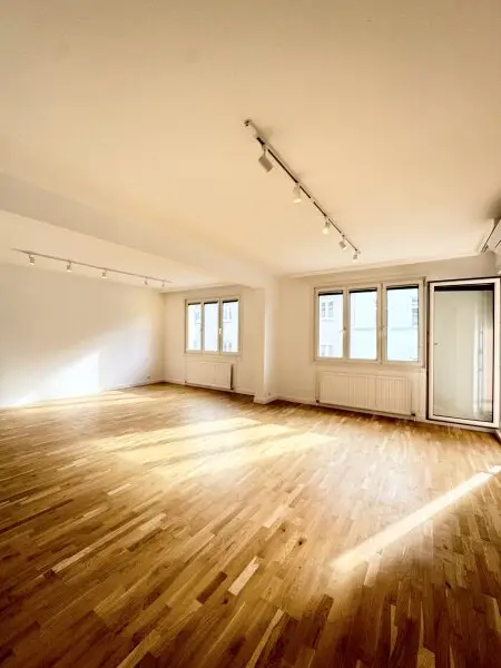 Exklusives Wohnerlebnis in Wien – Großzügige Eigentumswohnung mit Balkon