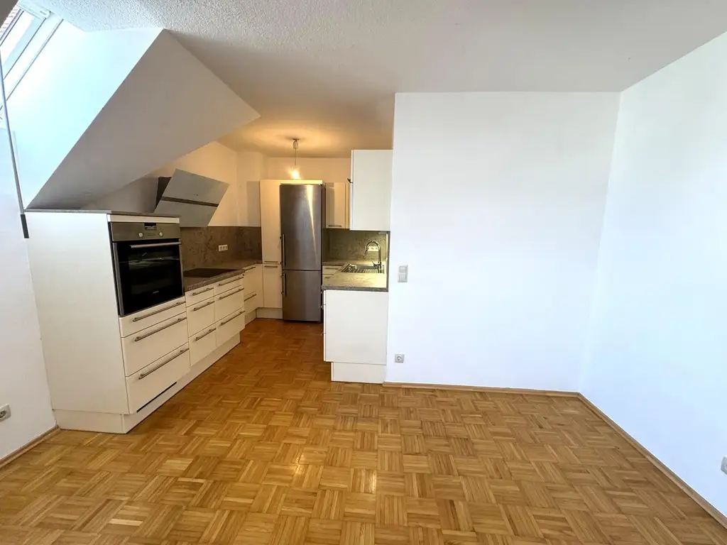 Tolle, offene 4 1/2 Zimmer Familien-Maisonette - 2 Garagenplätze bei der Fußgängerzone Mödling!