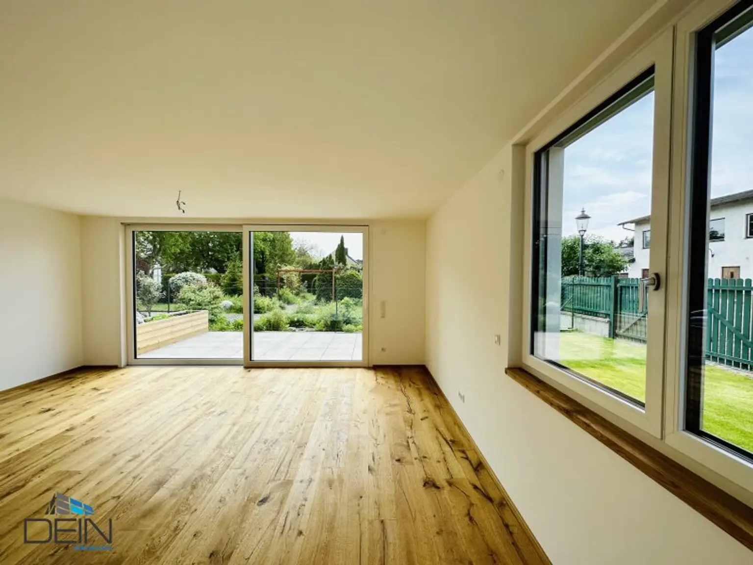 NEU! TRAUMHAFTE 4 ZIMMER DOPPELHAUSHÄLFTE MIT EIGENGARTEN NÄHE ZENTRUM UND BAHNHOF!