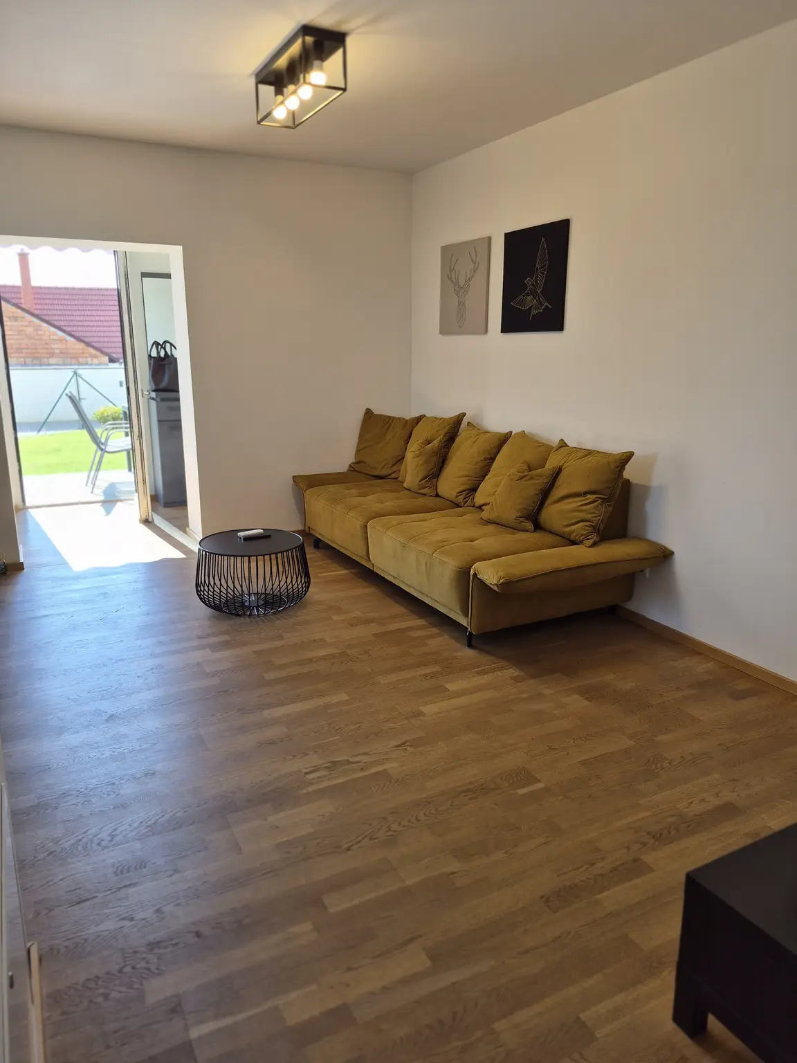 Ca. 64 m² Wohnung mit ca. 107 m² Eigengarten & Klimaanlage - Perfekt als Haupt- od. Zweitwohnsitz - Lebensqualität zwischen See und Reben