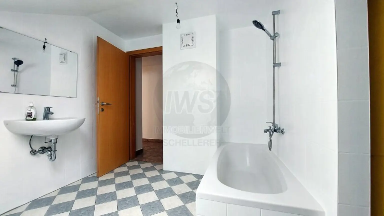 4-Zimmer DG-Wohnung mit 93m² in 4760 Raab