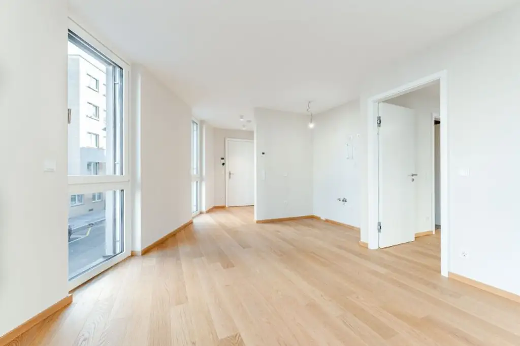 Erstbezug ab Februar! Nähe U6/U4! Helle 2-Zimmer-Wohnung mit Loggia zu vermieten!