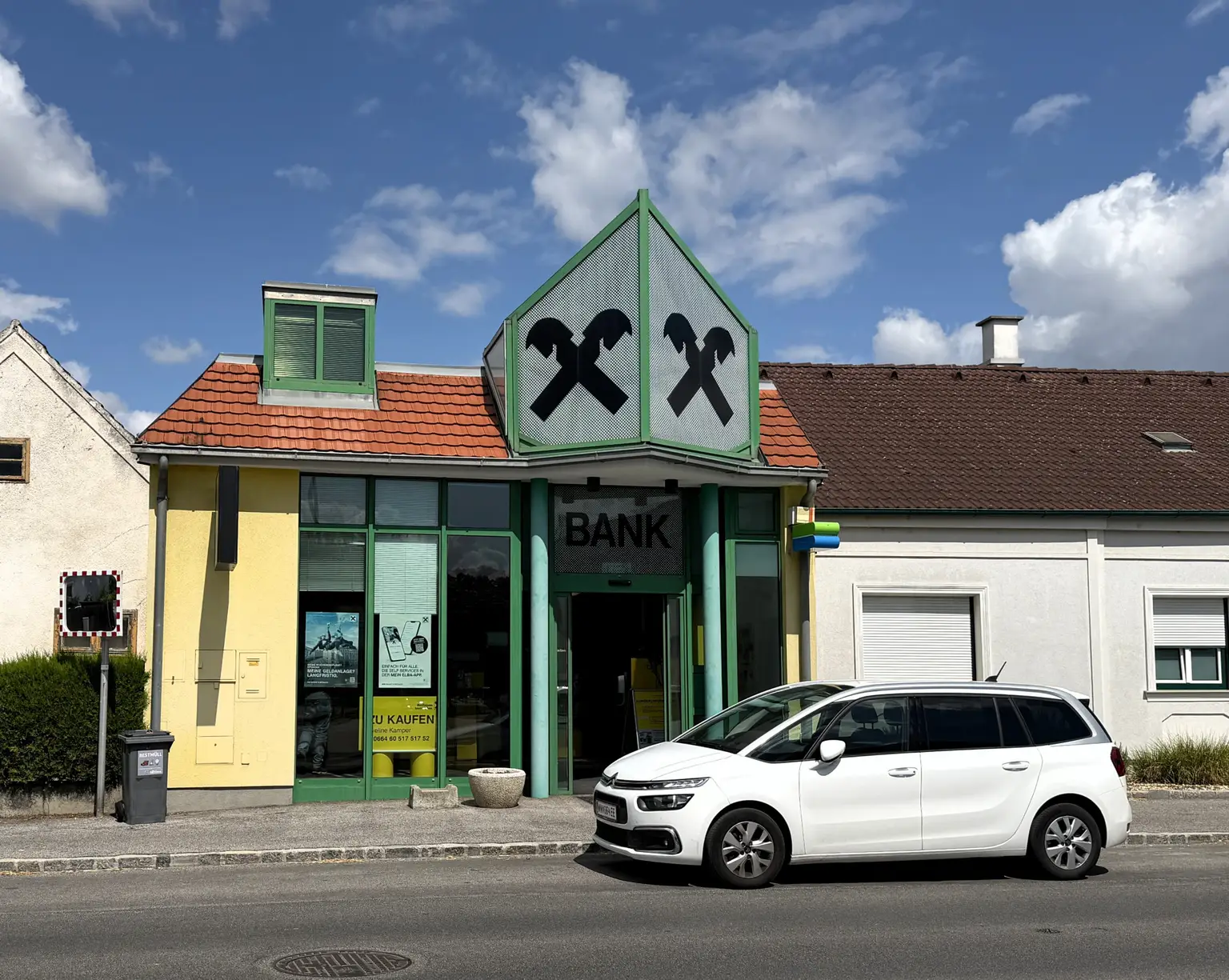 Gesamt Straßenfront