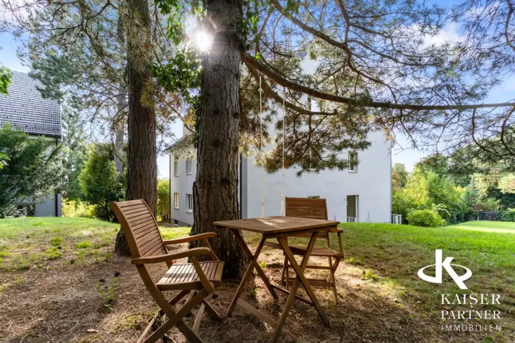 Neurenovierte 6-Zimmer-Wohnung mit  Terrasse in den Garten, Balkonen und Grünblick!
