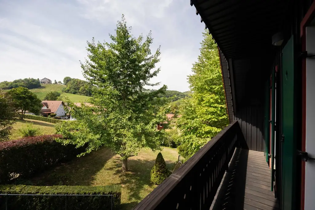 Einfamilienhaus mit Wintergarten, Sauna, Weinkeller & Weitblick in Ratsch an der Weinstraße