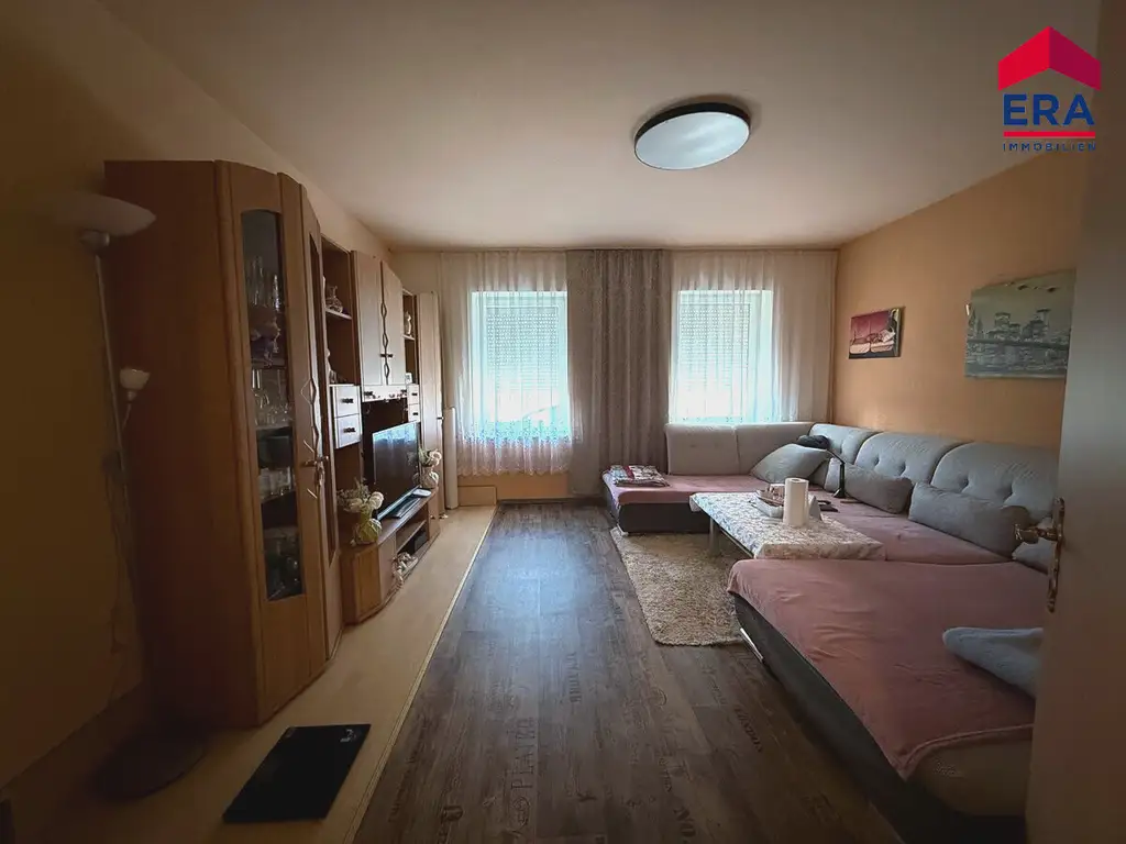 Charmantes Einfamilienhaus mit Weinkeller, Garten & Loggia – Sofort beziehbar!