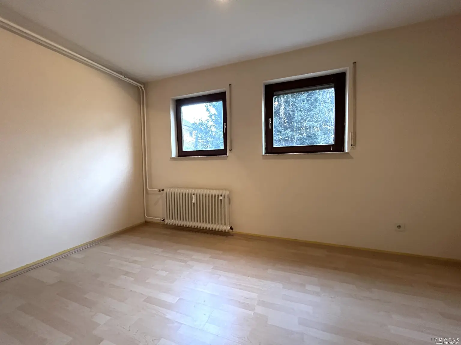 Zimmer 2 KG