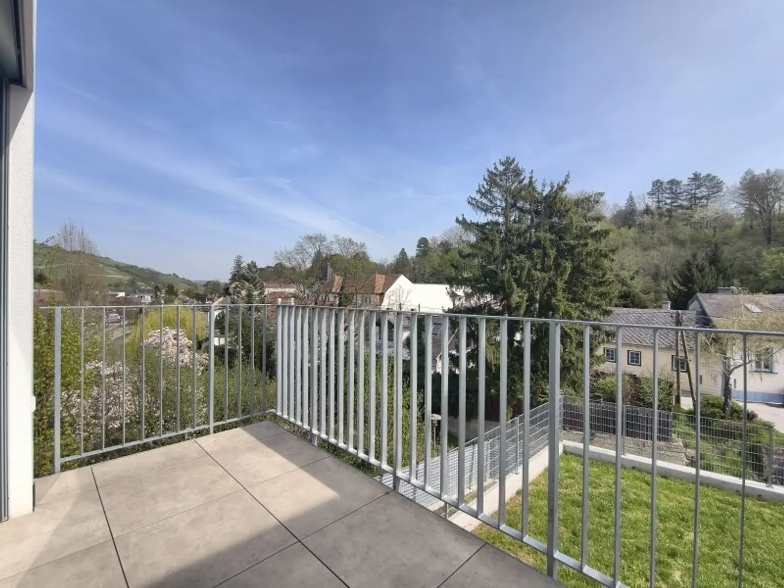 LEBENSQUALITÄT MIT AUSSICHT - EXKLUSIVES TOWNHAUS AUF EIGENGRUND IN WEIDLING – NATURNAHES WOHNEN MIT STIL