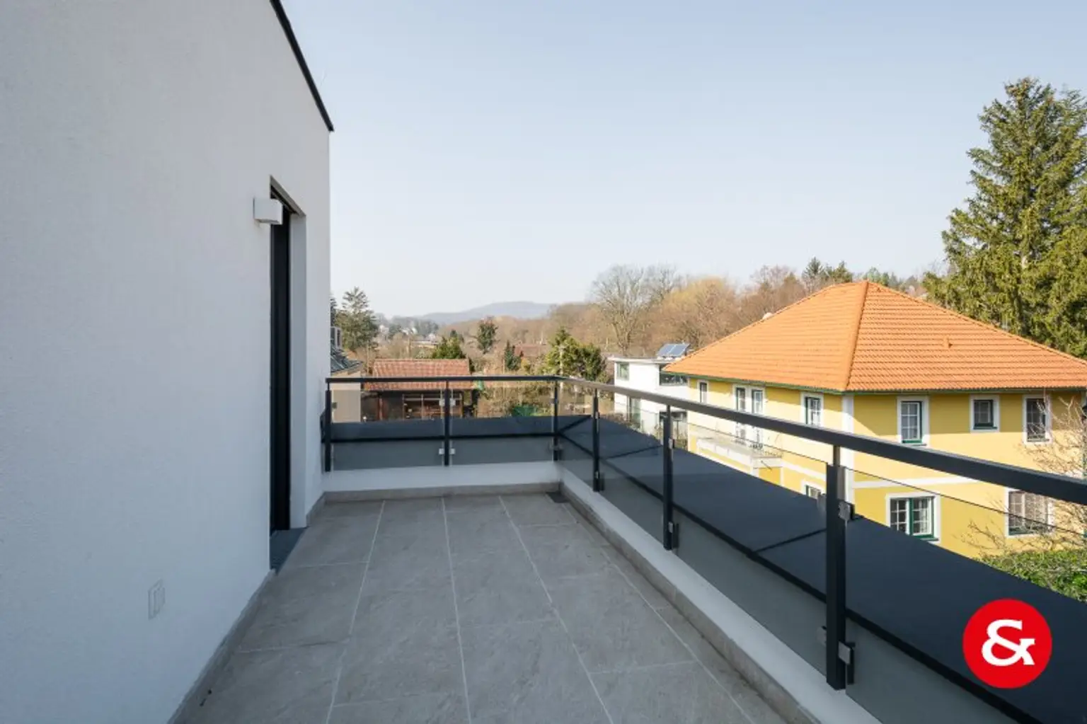 Modernes, klar gestaltetes Einfamilienhaus mit viel Platz und Technik!