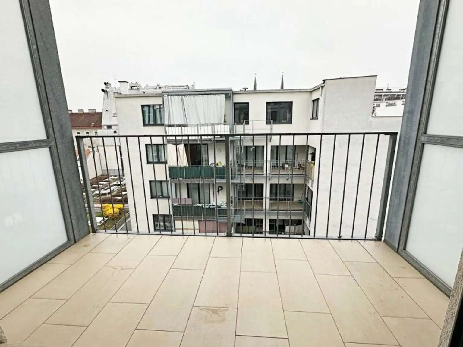 HUMBOLDTPLATZ, U1-NÄHE, 68 m2 Neubau inkl. 4 m2 Loggia, Wohnküche, 1 Zimmer, 3. Liftstock, Humboldtgasse