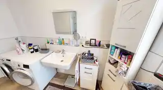 Badezimmer mit Waschmaschinenanschluss