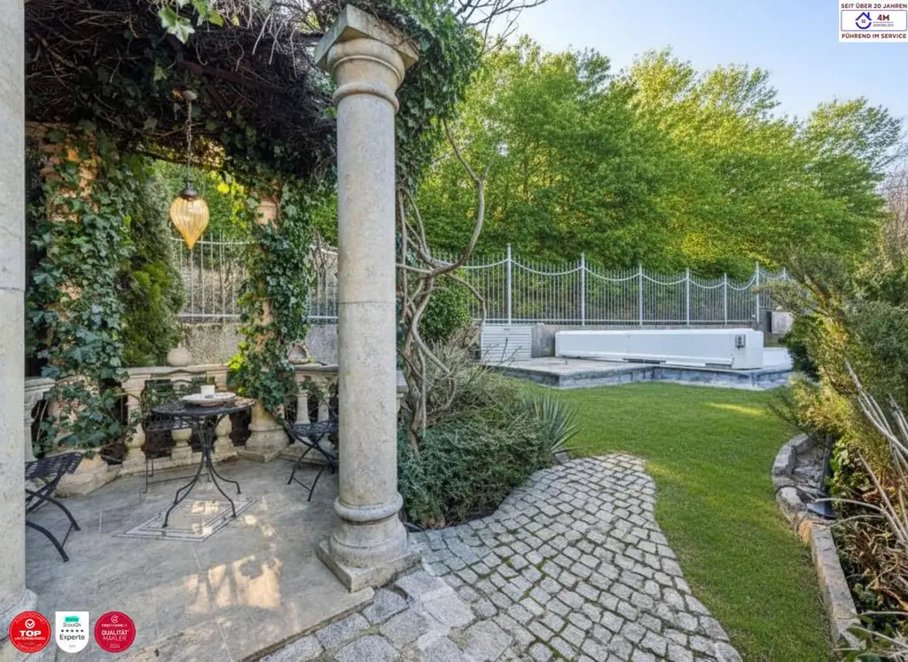 Exklusiv eingerichtete Villa mit orientalischem Hauch in absoluter Ruhelage in einer der begehrtesten Wohnlagen des südwestlichen Wienerwalds