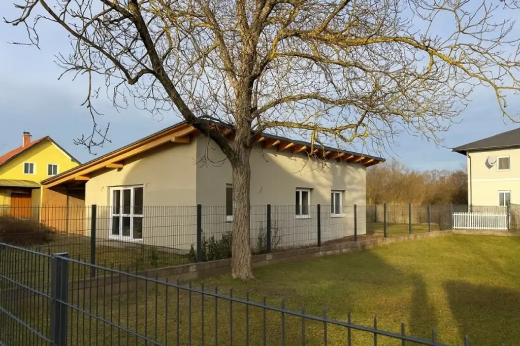 +++ERSTBEZUG++ Einfamilienhaus mit viel Liebe zum Detail,auf sonnigem Grundstück, am Ortsrand von Güssing! +++