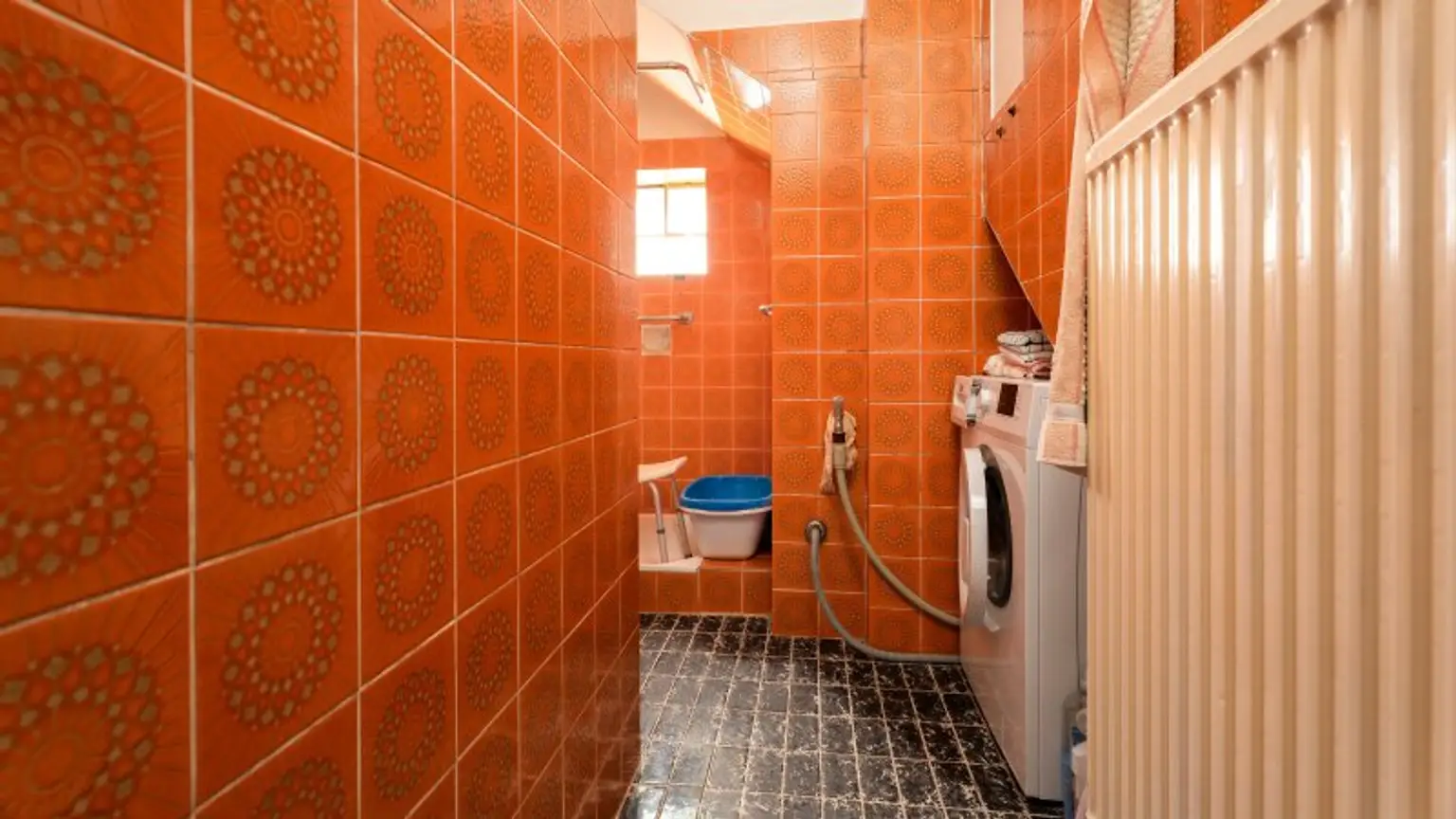 Sanierungsbedürftiges Haus in Untersiebenbrunn! Rohdachboden mit Ausbaupotential!