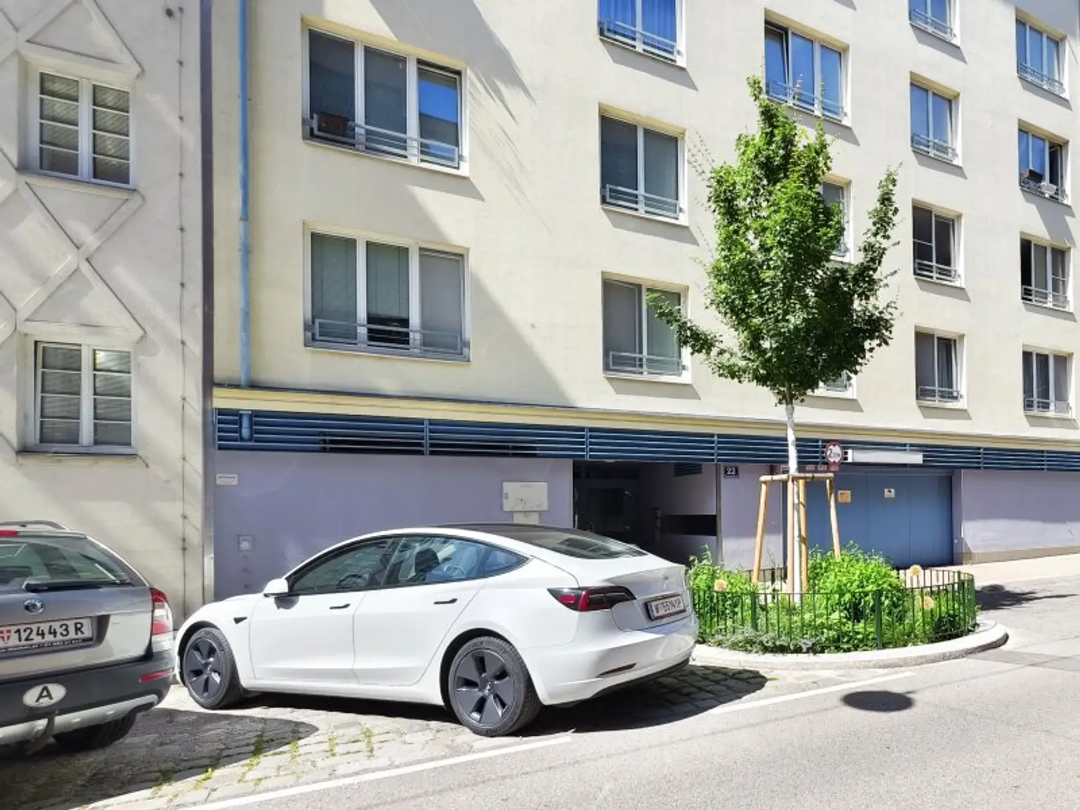 Außenansicht/Garageneinfahrt