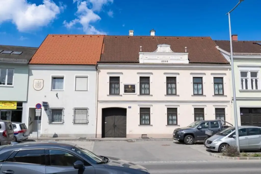 Charmantes Gründerzeithaus im Herzen von Gaweinstal mit angrenzendem Anlageobjekt