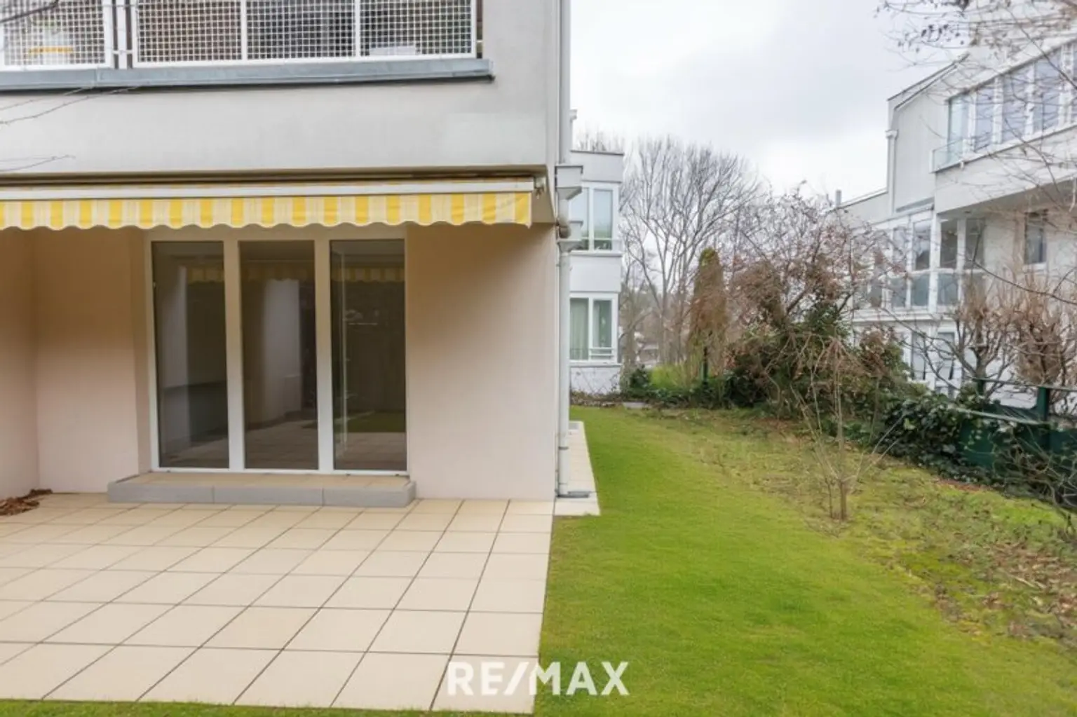 Garten mit Gartenterrasse